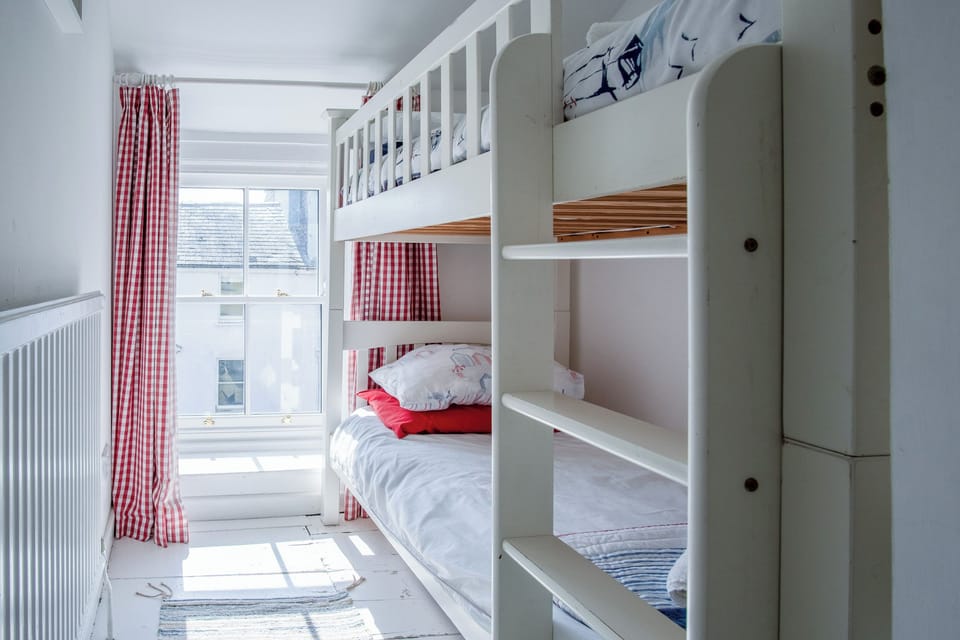 3 bedrooms, premium bedding, bed sheets