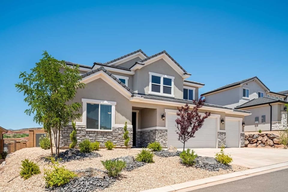 House, 5 Bedrooms | Exterior