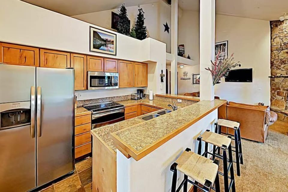 Condo (Peak 8, Spacious 2 Bedroom Rental - h) | Exterior