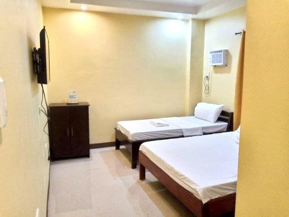 Family Room, Multiple Beds | Free WiFi