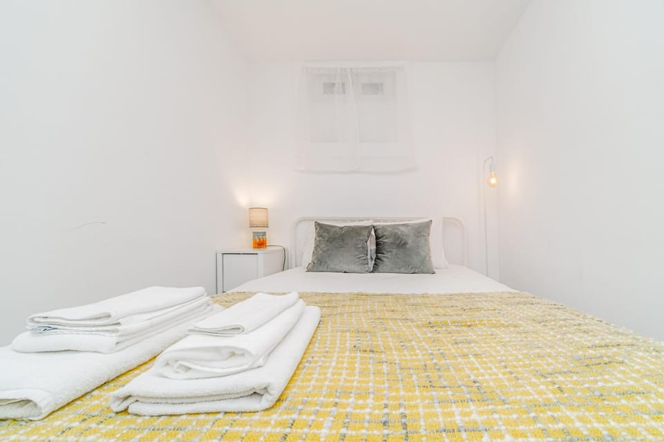 Nomad s Castel Lisbon - 1bdr The Traveler Apartment in Lisbon