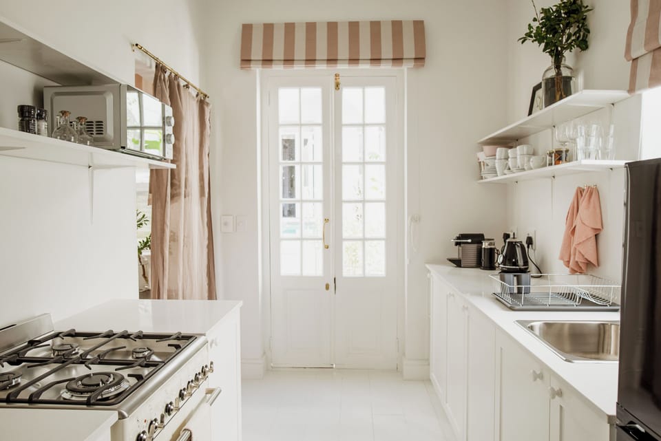 Deluxe Room | Private kitchen | Espresso maker, coffee/tea maker, electric kettle