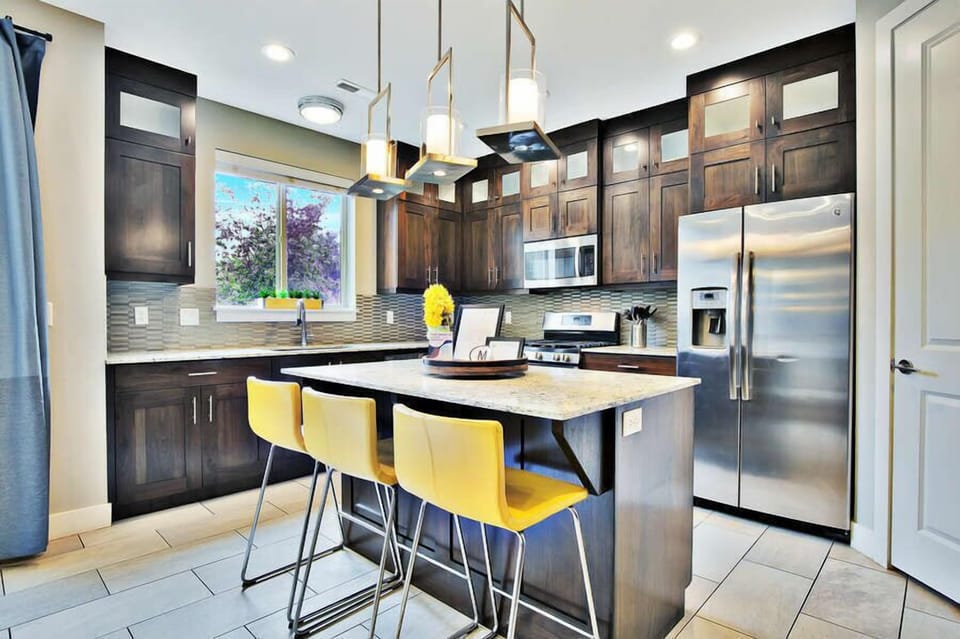 Luxury House, Multiple Beds, Patio, Mountain View | Private kitchen | Full-size fridge, microwave, oven, stovetop