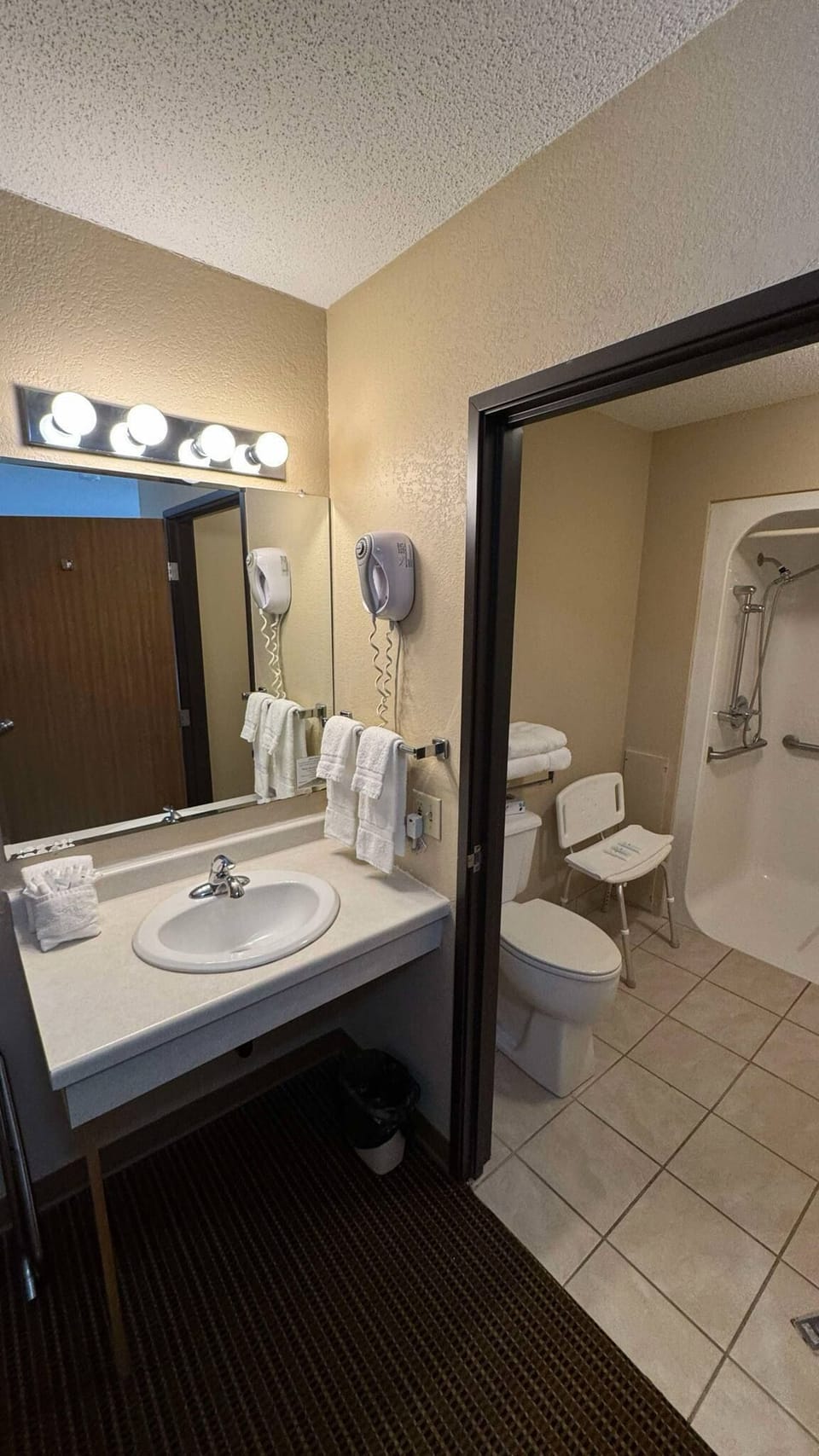Basic Single Room | Accessible bathroom