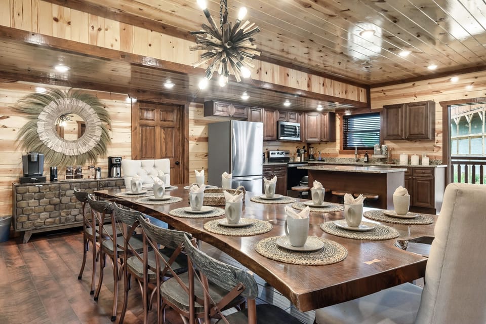 10 Bedroom Kitchen/ Dining Room