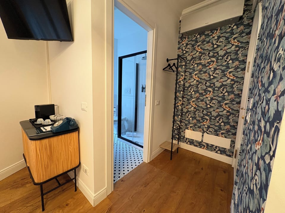 Classic Double Room Single Use | 1 bedroom, minibar, in-room safe, soundproofing