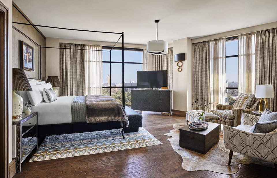 Goodnight Suite | Premium bedding, minibar, in-room safe, laptop workspace