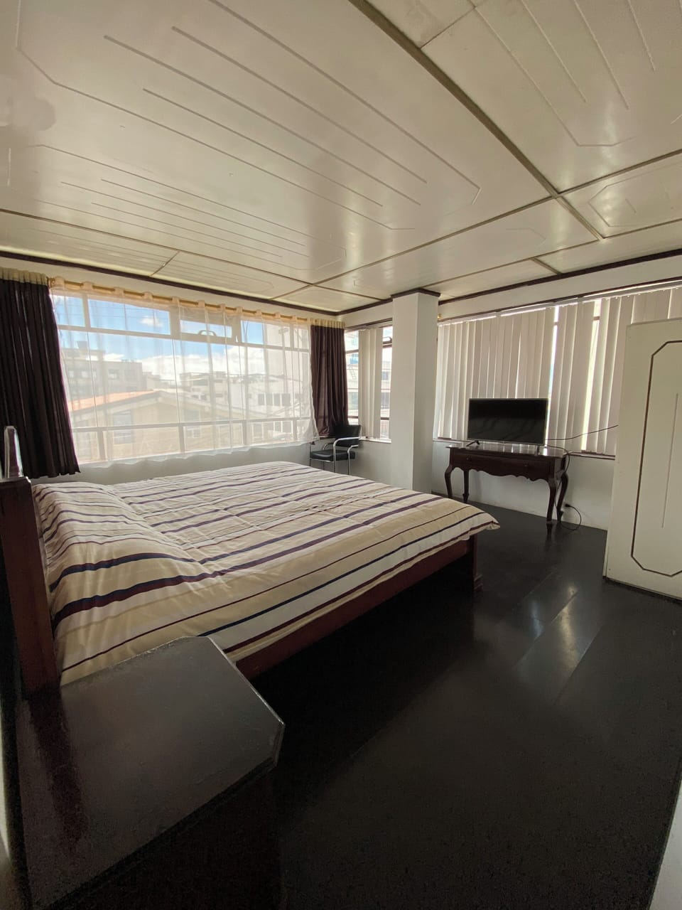 Executive Room | Iron/ironing board (on request), WiFi (free), bed sheets