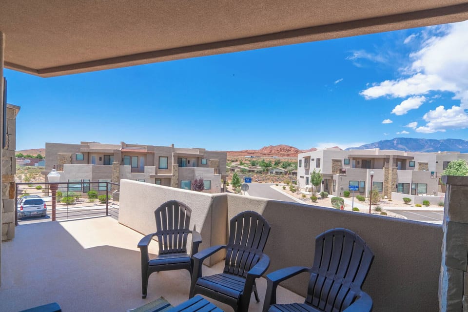 Front Balcony with Seating