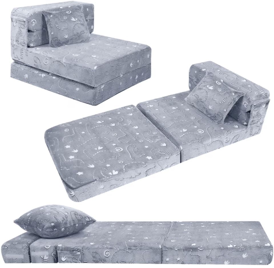 1 children's bed with bedding is available. Suits a child up to 125 lbs. 
