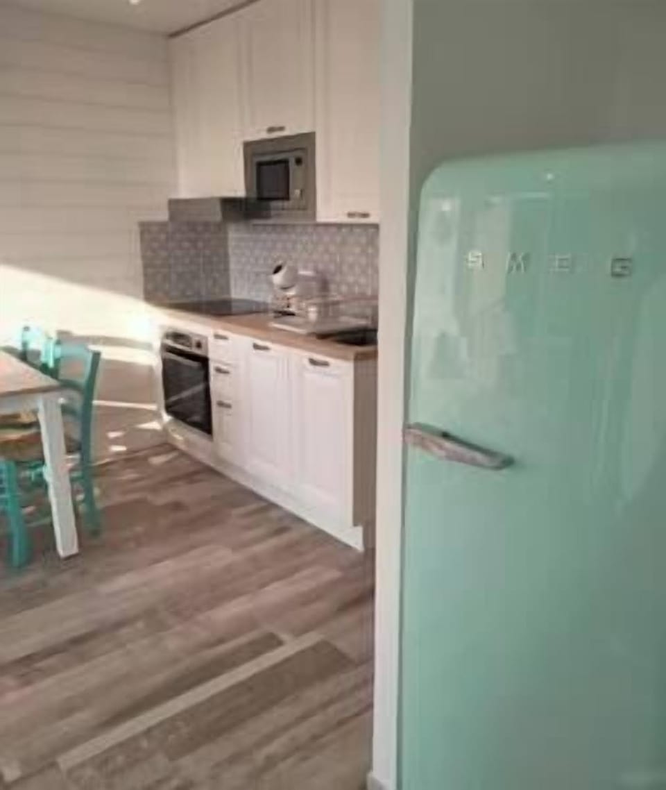 dining corner with coffee machine and tea