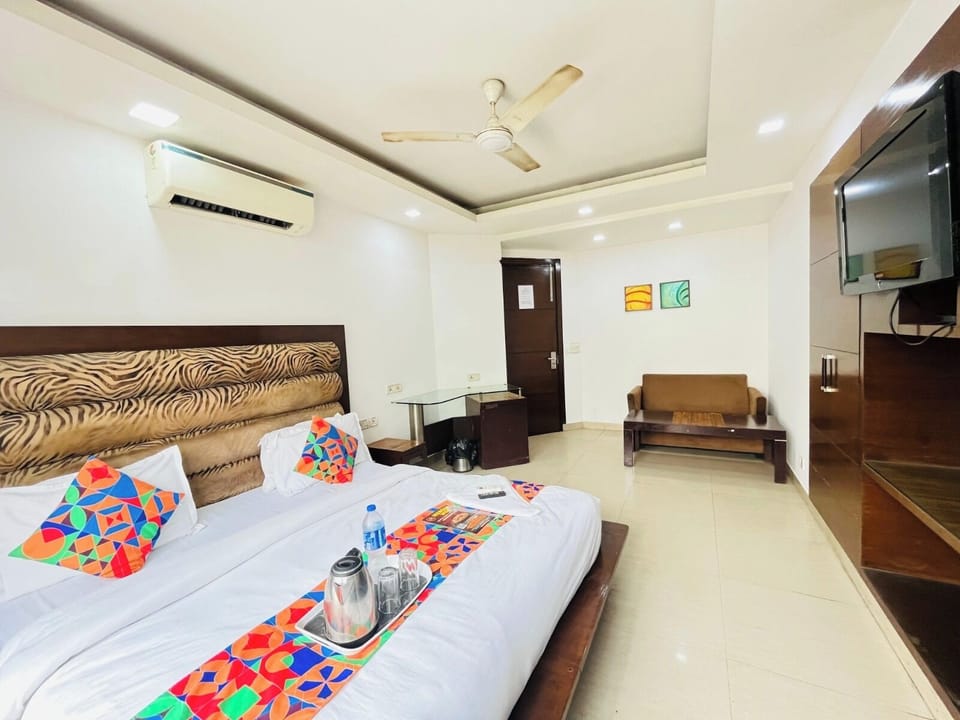 Egyptian cotton sheets, premium bedding, soundproofing, free WiFi