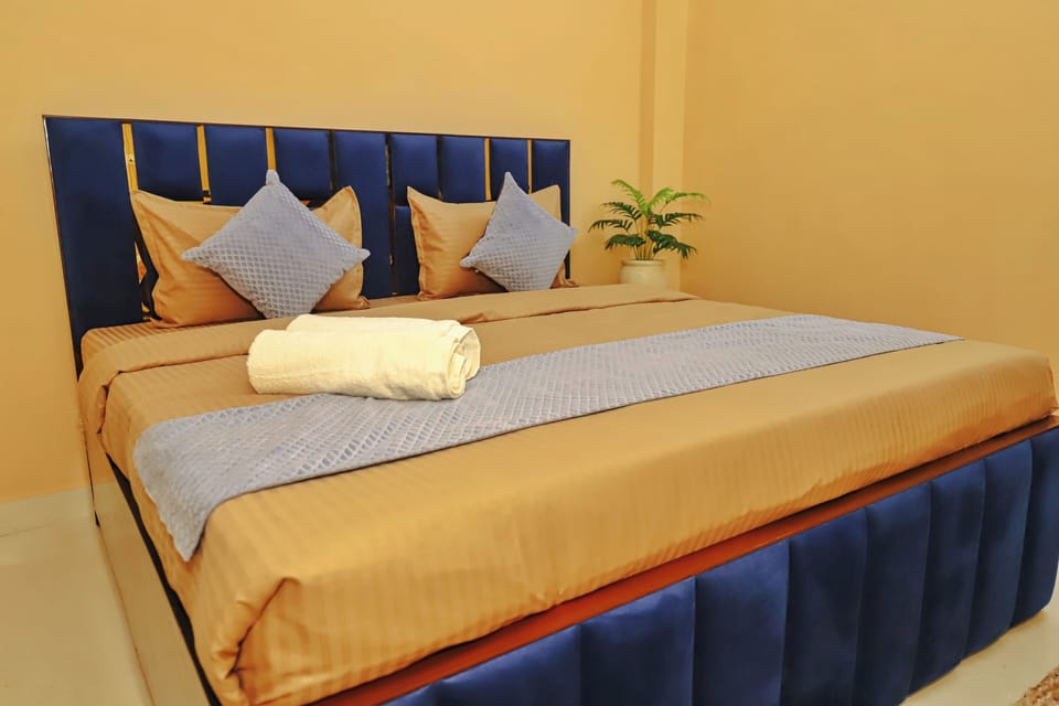 Deluxe Double Room | Desk, soundproofing, free WiFi, bed sheets