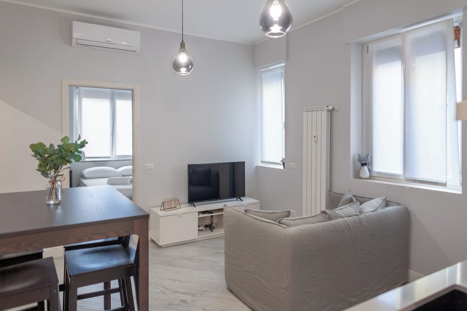 Apartment | Living area | Flat-screen TV