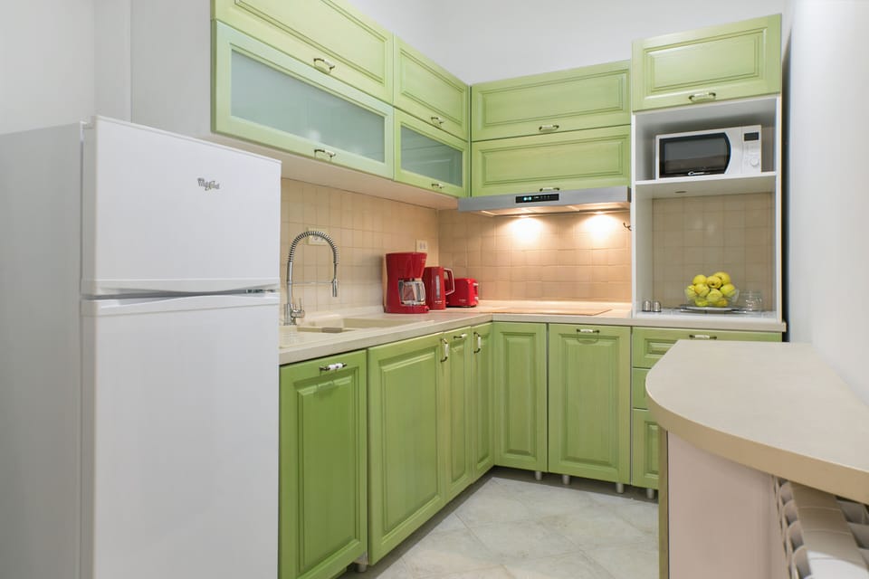 City Apartment, 2 Bedrooms | Private kitchen | Fridge, microwave, stovetop, dishwasher