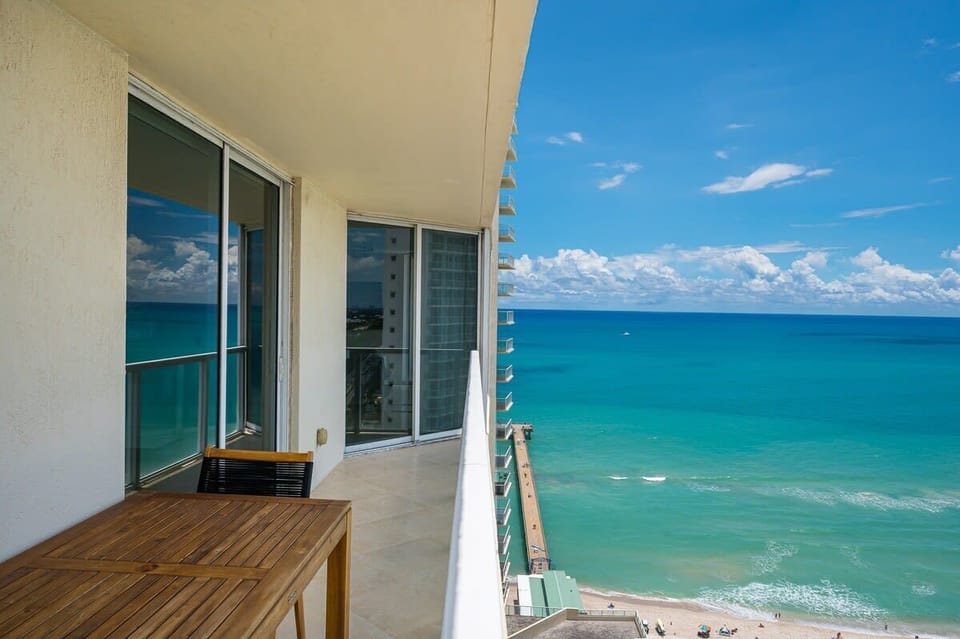 Wraparound balcony - amazing ocean views. 