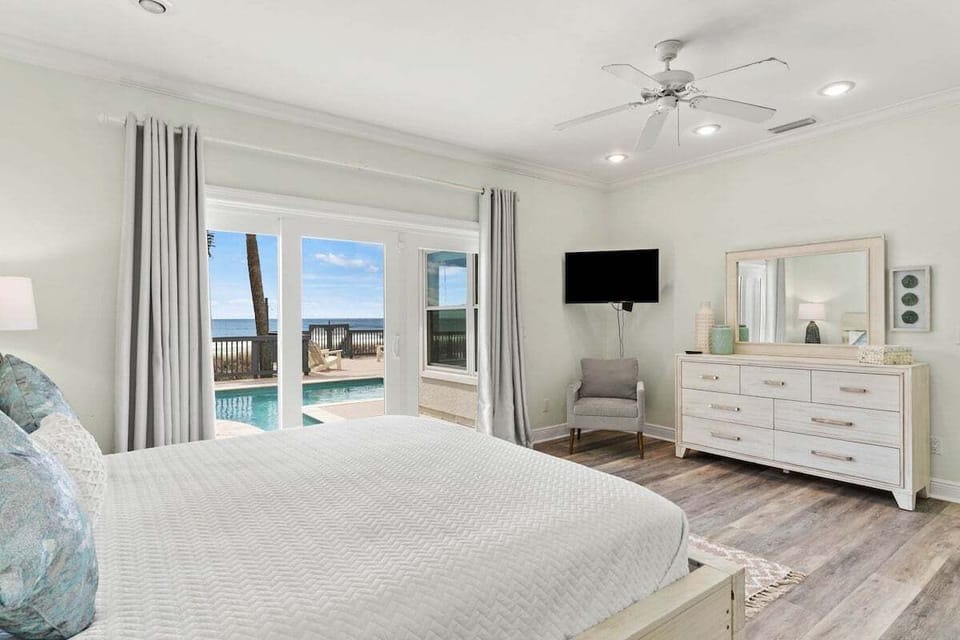 Master Suite 1st floor