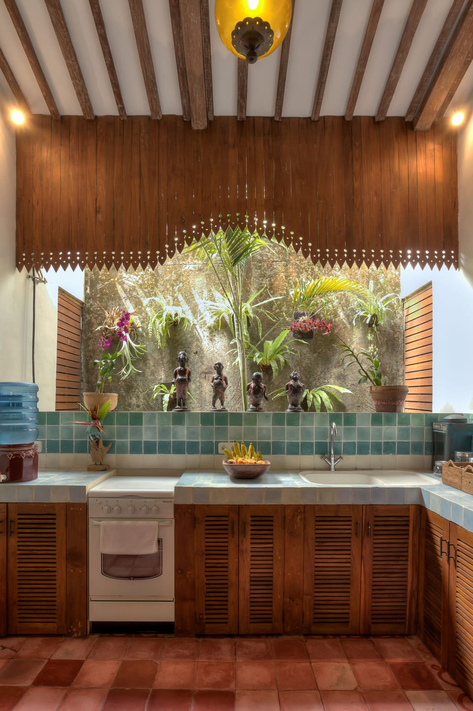 Fridge, microwave, stovetop, electric kettle