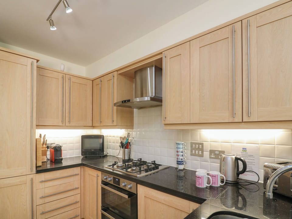 Fridge, dishwasher, cookware/dishes/utensils