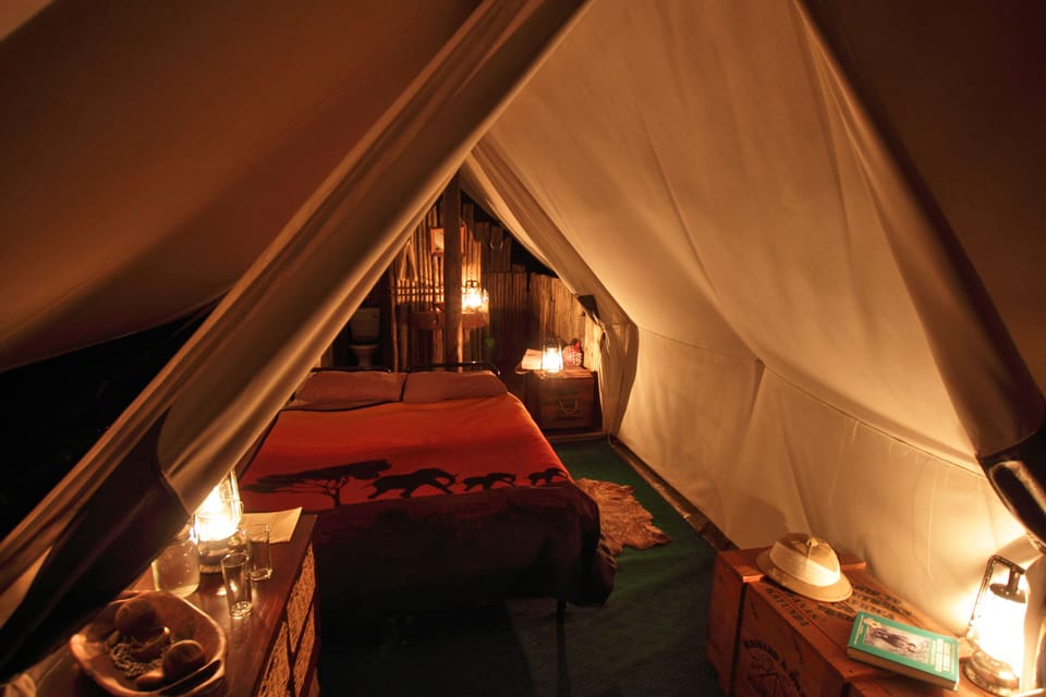 Superior Double Room | Minibar, bed sheets