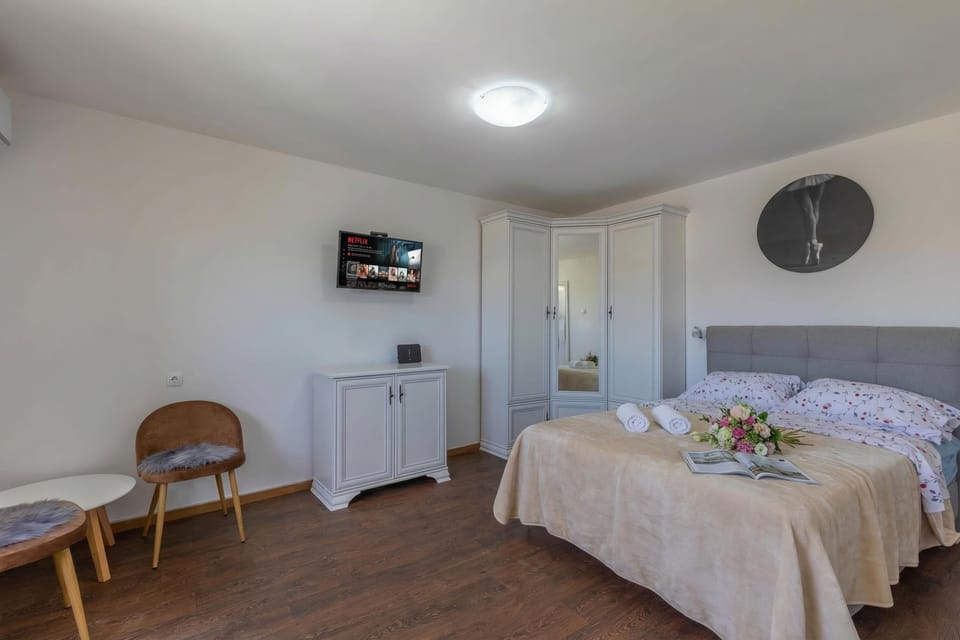 Honeymoon Apartment, 1 Bedroom, Air conditioning, Sea Facing (1BR Seafront Apartment Sanja Karlobag) | 1 bedroom