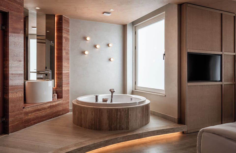 Superior Jacuzzi Garden Up Sea view | Free minibar, in-room safe, free WiFi, bed sheets