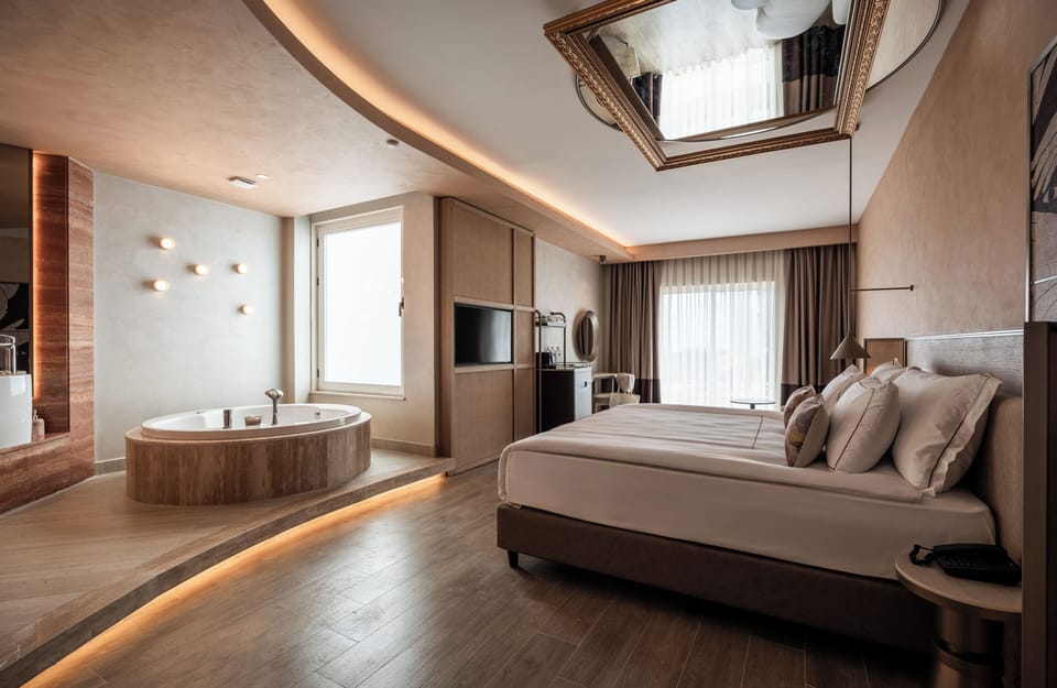 Superior Jacuzzi Garden Up Sea view | Free minibar, in-room safe, free WiFi, bed sheets