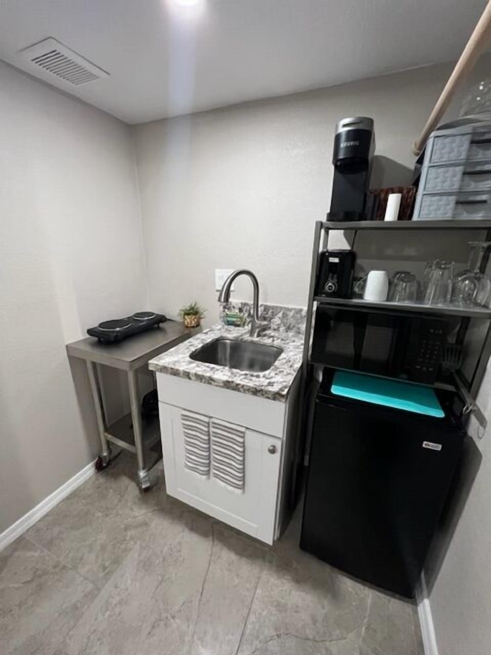 Kitchenette Microwave Frig 