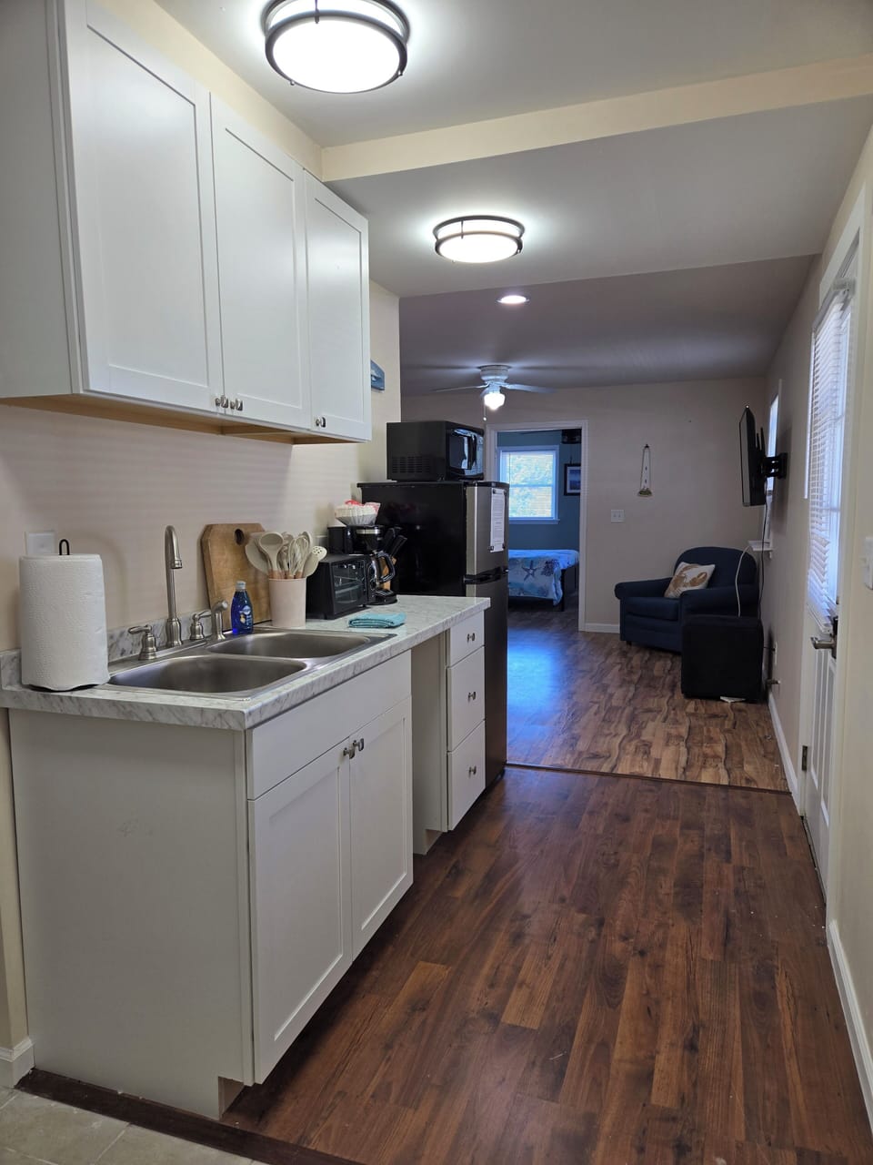 NEW Kitchenette (no stove)