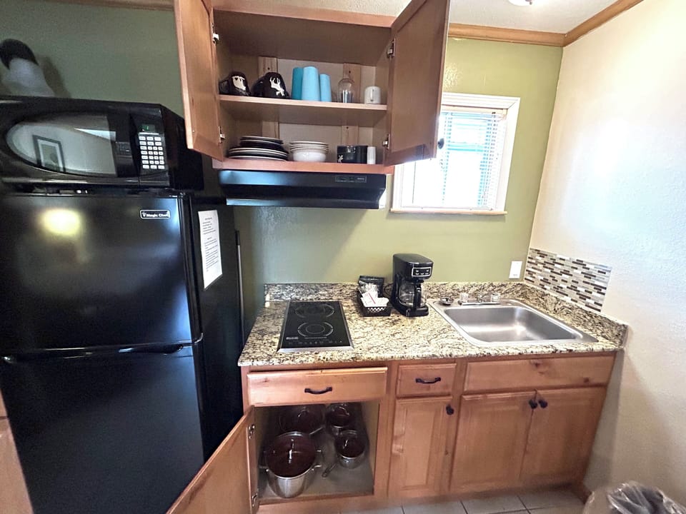 Microwave, coffee/tea maker