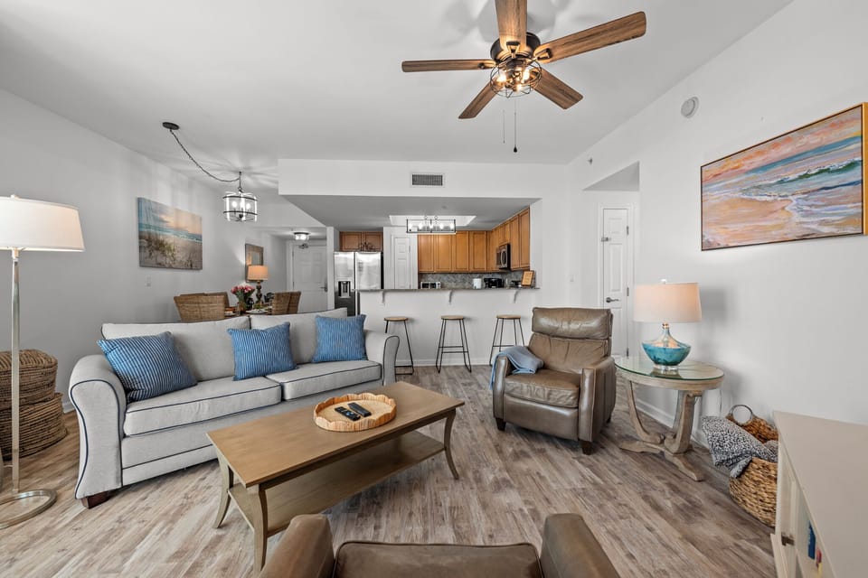 Queen Sofa Sleeper, Unit accommodates 6.  Plenty of space for the entire family 