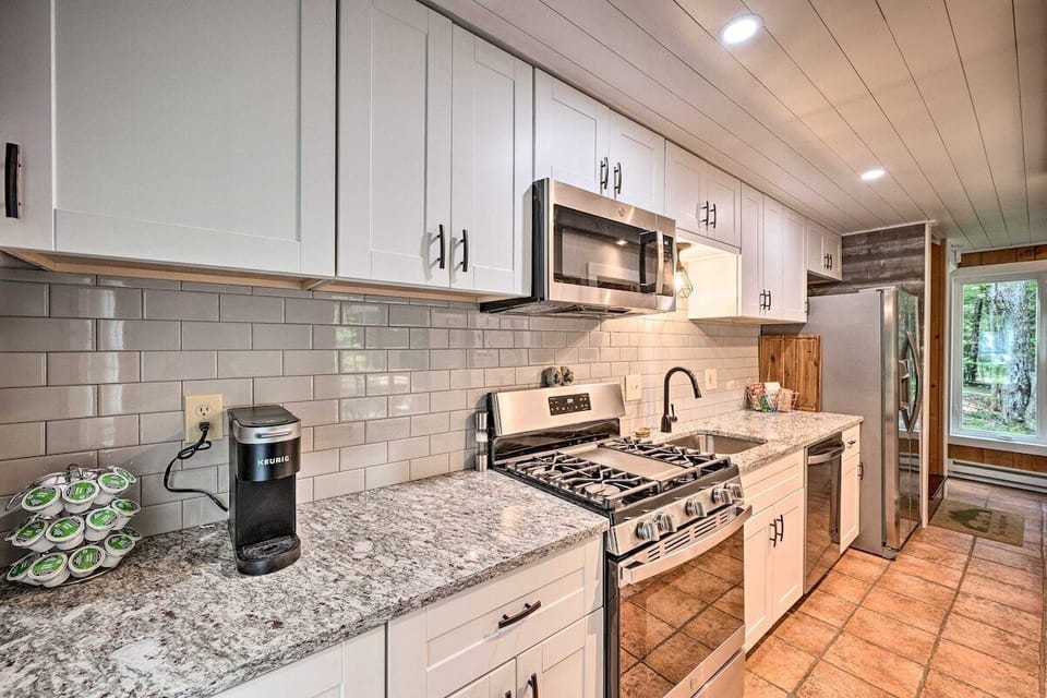 Kitchen off living room/dining room