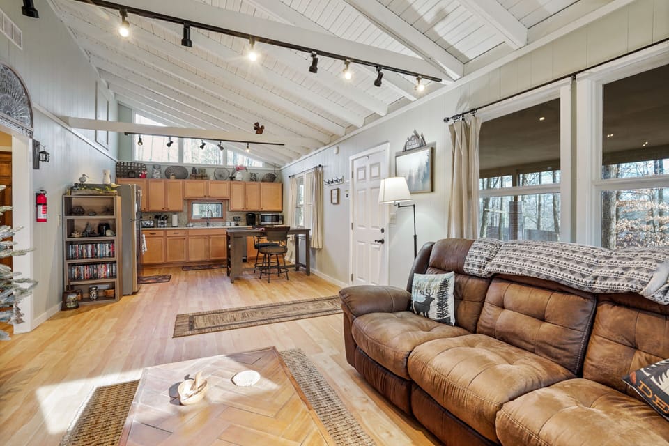 Living Room / Lounge
