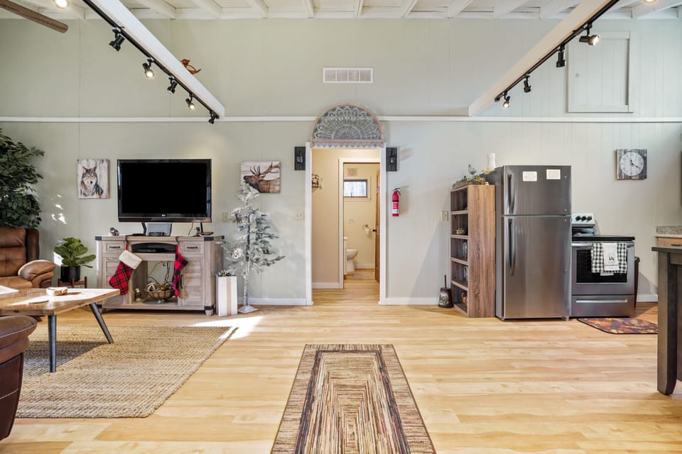 Living Room / Lounge