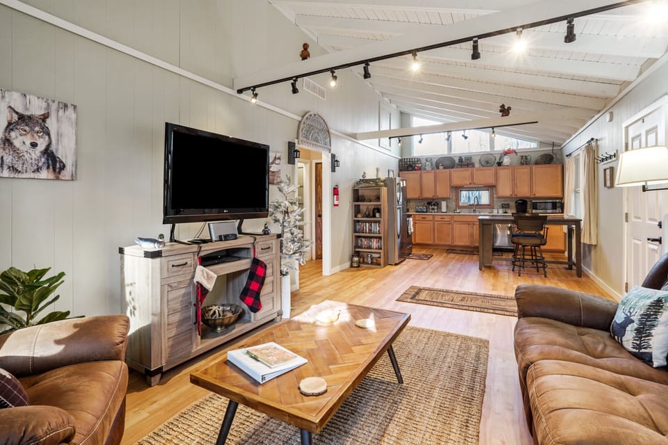 Living Room / Lounge
