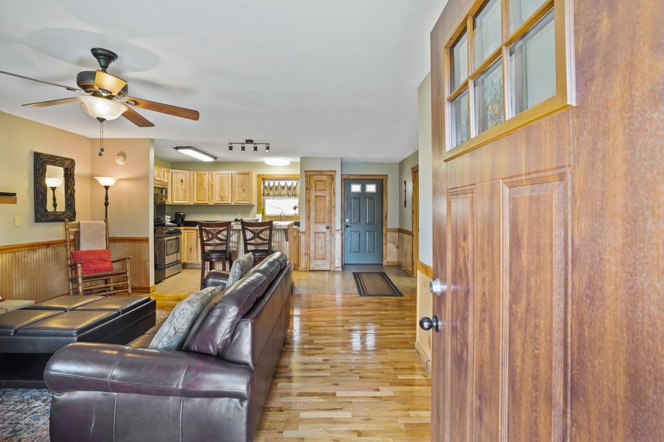 Living Room / Lounge