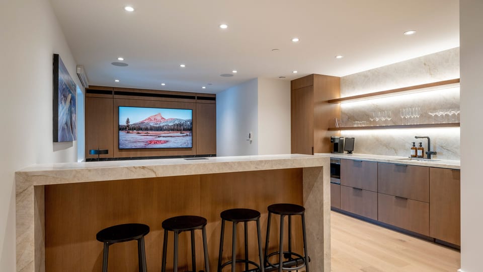 Lower Floor - Games Room, Wet Bar & Entertainment Area