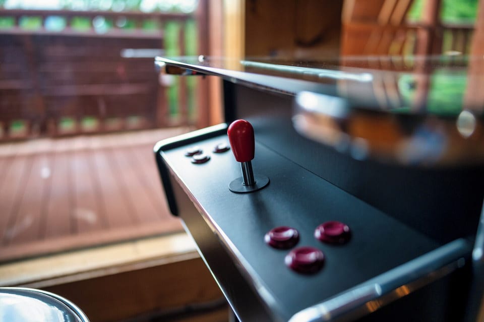 Cocktail table two-player multicade with 412 games and two stools