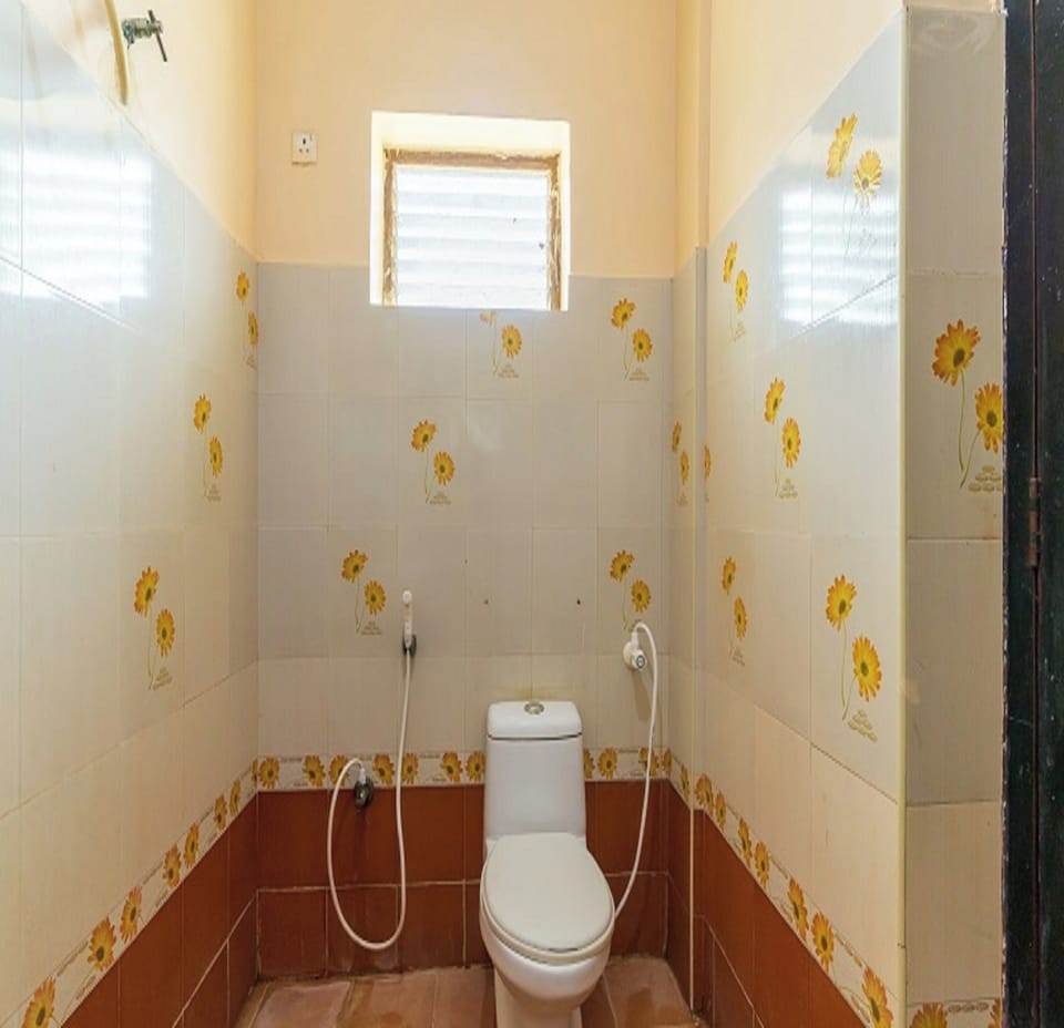 Deluxe Room | Bathroom | Shower, rainfall showerhead