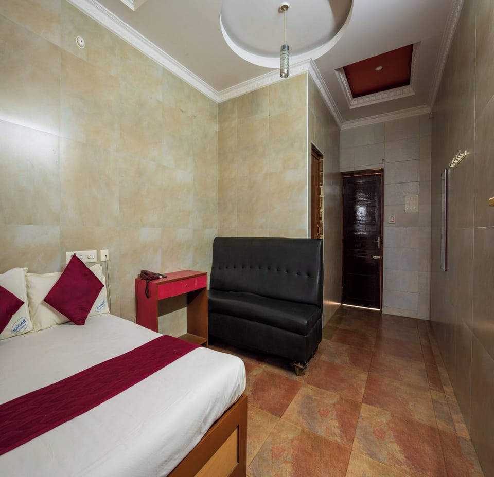 Deluxe Room | Egyptian cotton sheets, premium bedding, desk, free WiFi