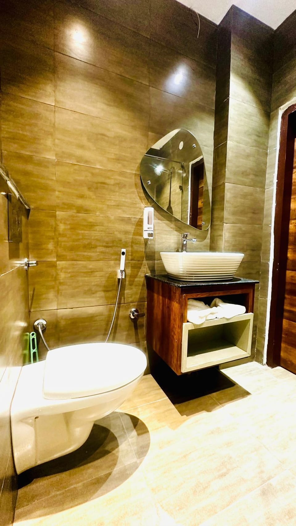 Deluxe Double Room | Bathroom