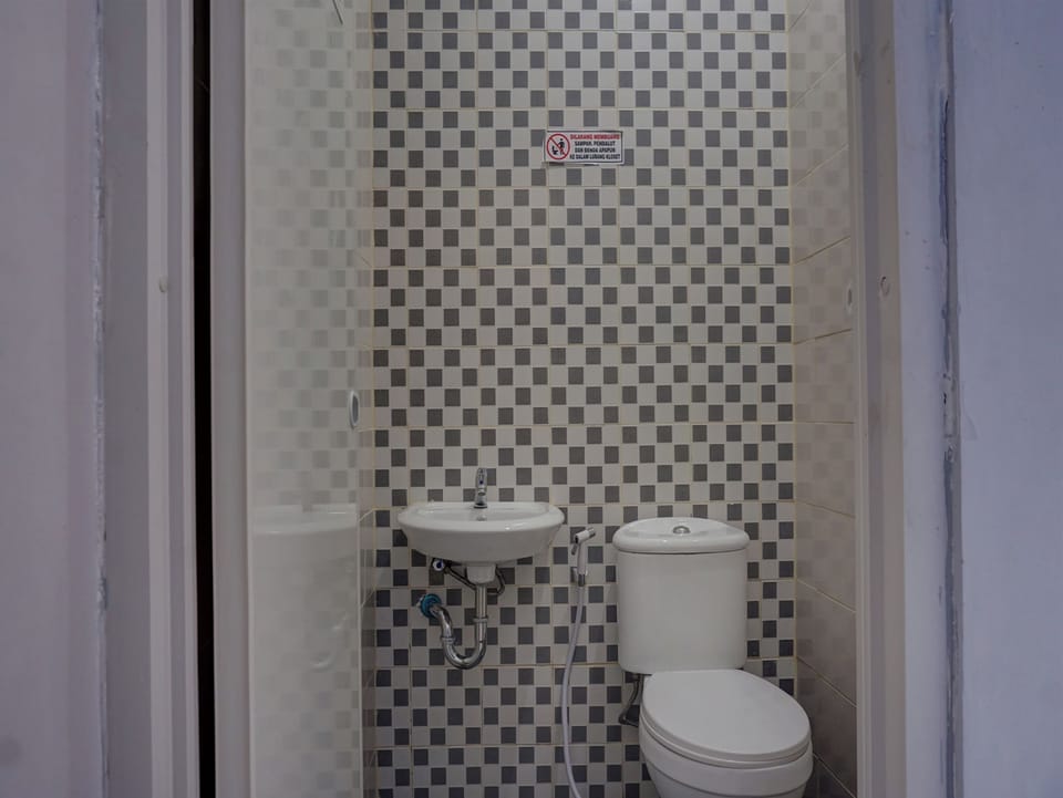 Deluxe Double Room | Bathroom | Shower, towels