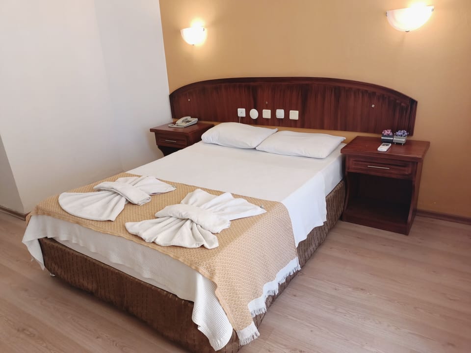 Standard Double or Twin Room, Balcony, Pool View | Desk, laptop workspace, bed sheets