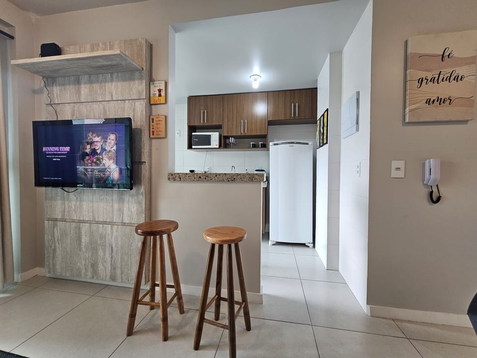 Apartment | Living area | 40-inch LED TV with digital channels, streaming services
