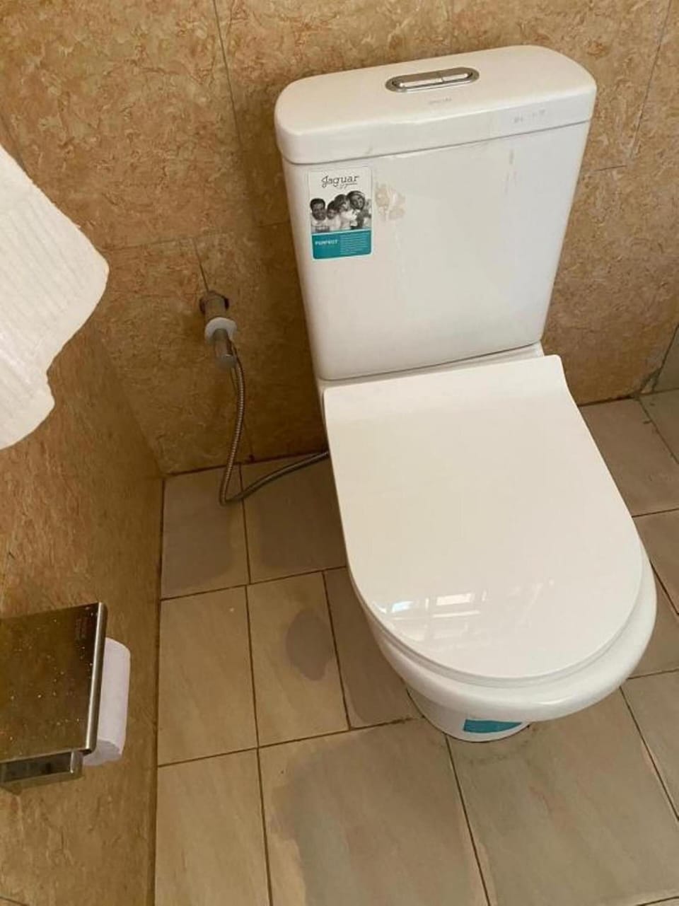 Double Room | Bathroom | Shower, rainfall showerhead, free toiletries, slippers