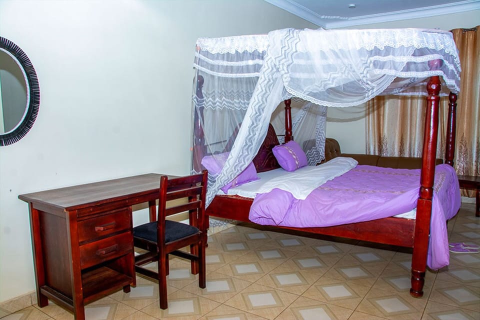 Executive Double Room | Individually decorated, individually furnished, desk, laptop workspace