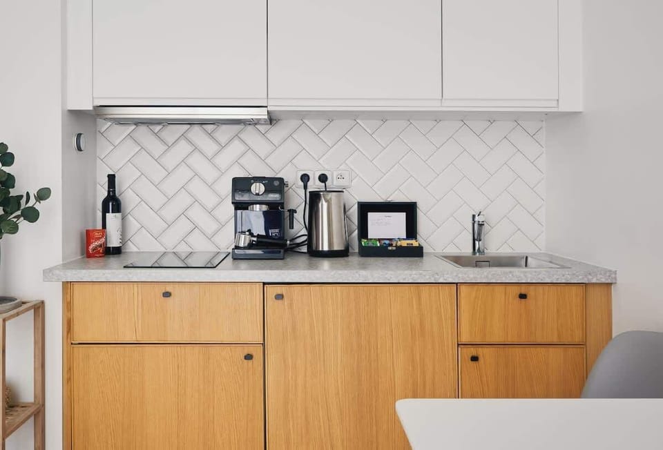 Everything you need for cooking and to make yourself a coffee or tea