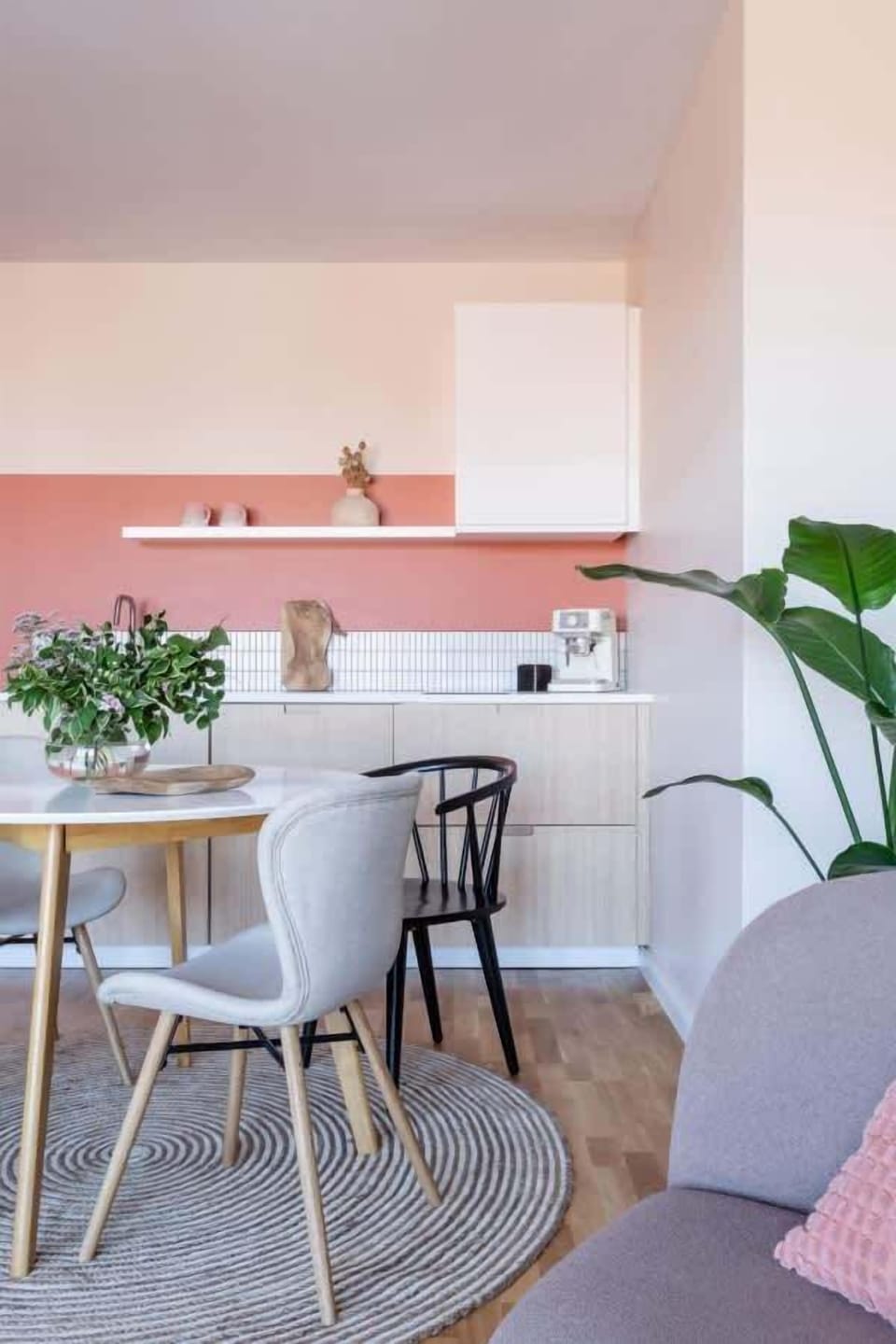 Kitchen & dining area