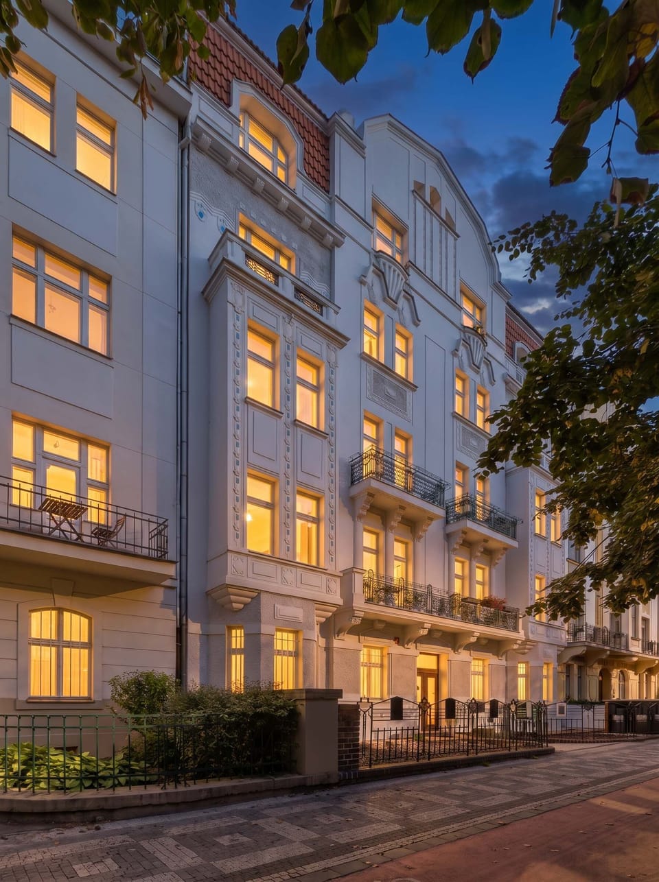 The building and location during the evening