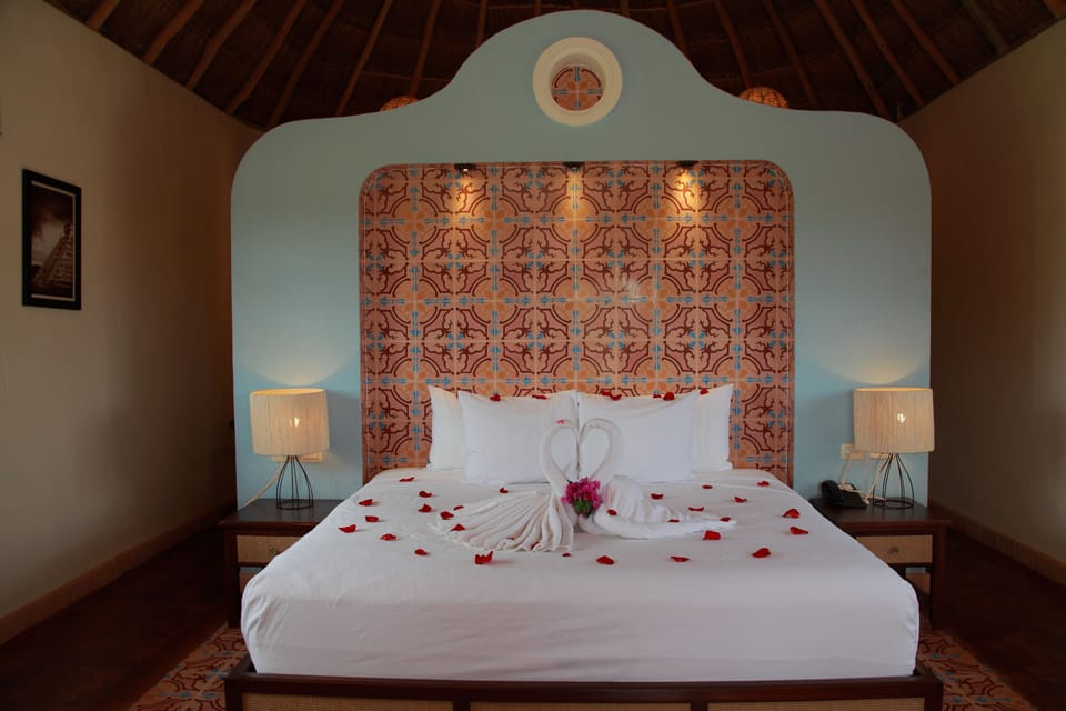 Superior Room, 1 King Bed, Balcony, Courtyard View (Palapa Roof) | Minibar, in-room safe, desk, soundproofing